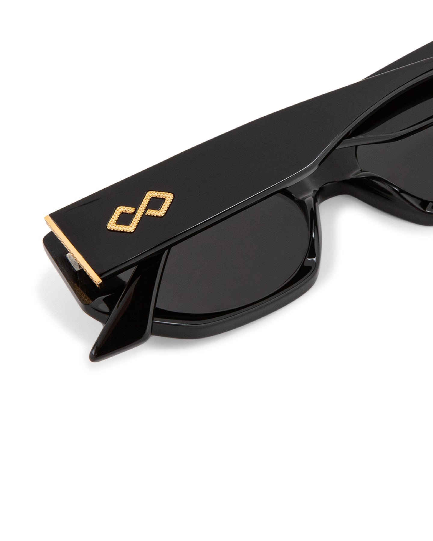 Get Women’s Sunglasses in Black Colour – Shop Online in USA, UK, Canada & United Arab Emirates